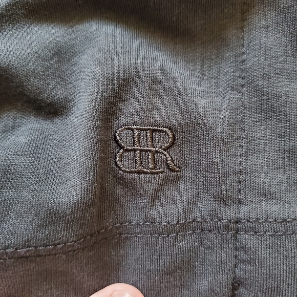 Banana Republic V Neck Cuffed Sleeve Tee.  Size Medium - Picture 6 of 7